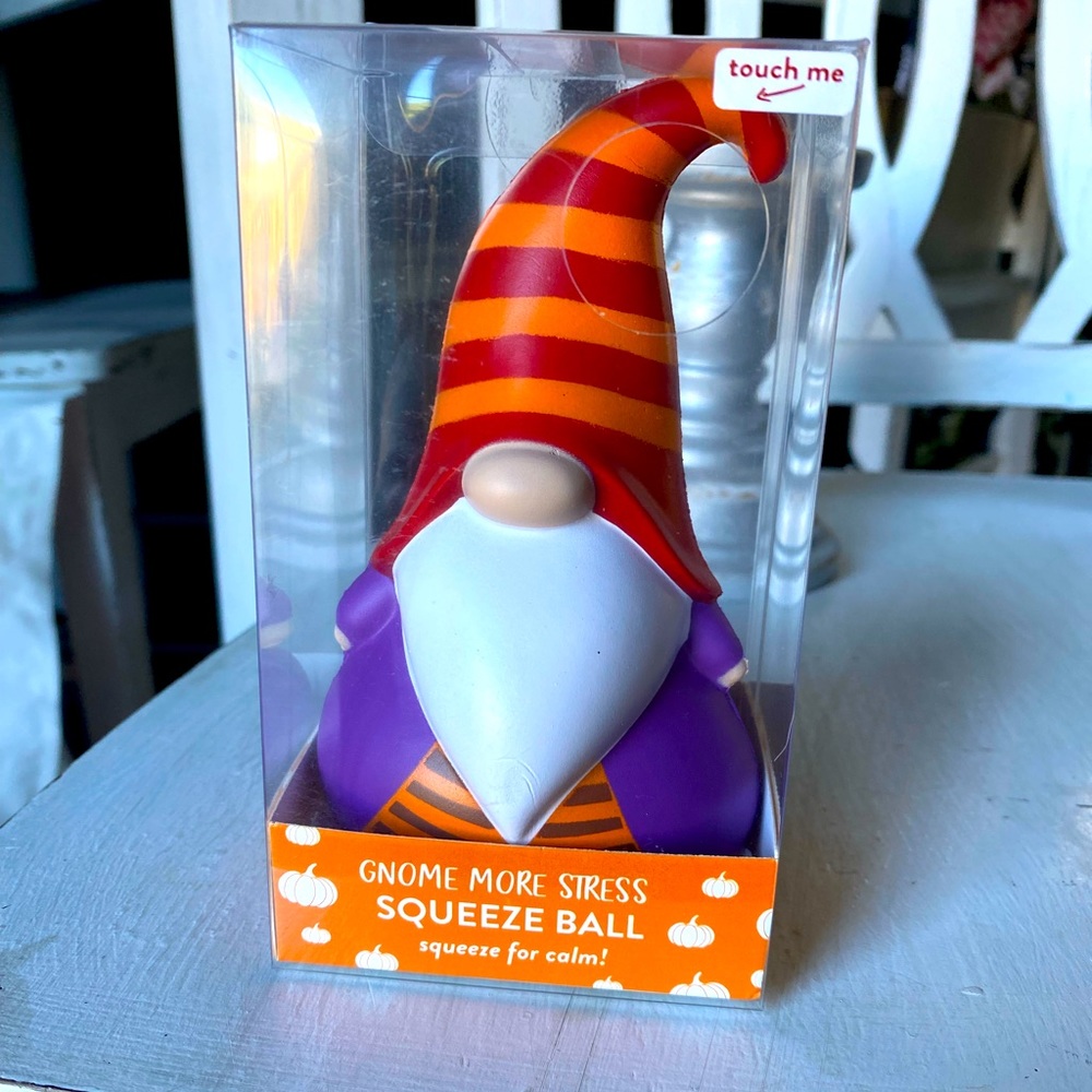COPY - COPY - Gnome fall stress squeeze figure nwt